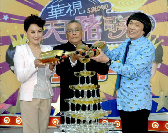豬哥亮陳亞蘭最新動態(tài)揭秘，小巷美食寶藏大揭秘！