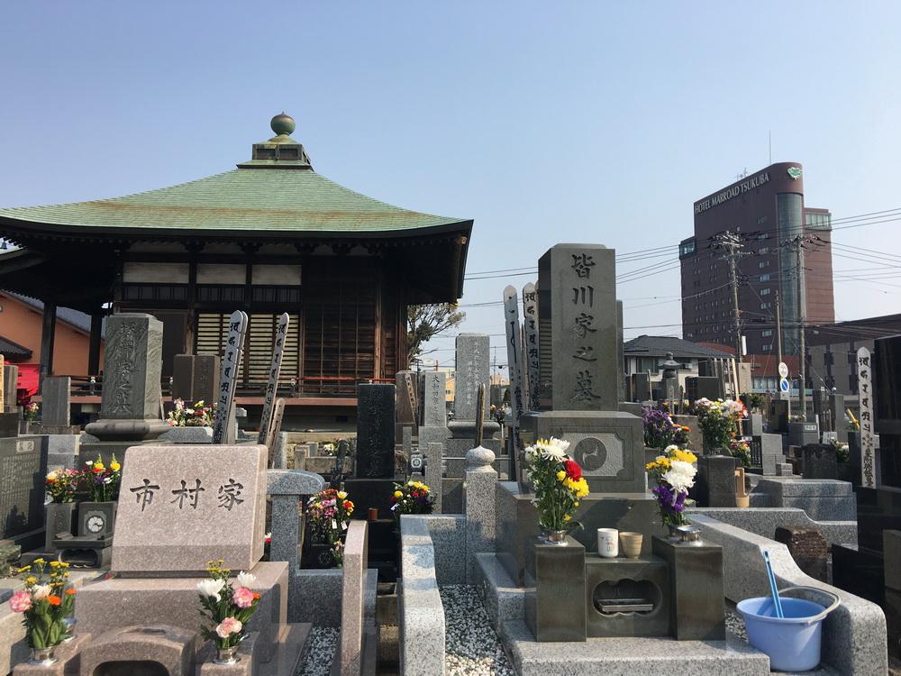 最新墓地圖片與小徑特色小店，探尋安寧之地的獨特韻味