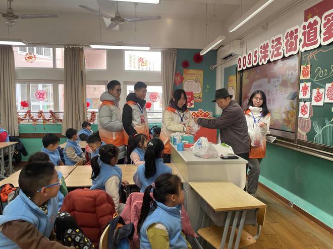 上海最新上課，時(shí)代背景下的教育革新探索